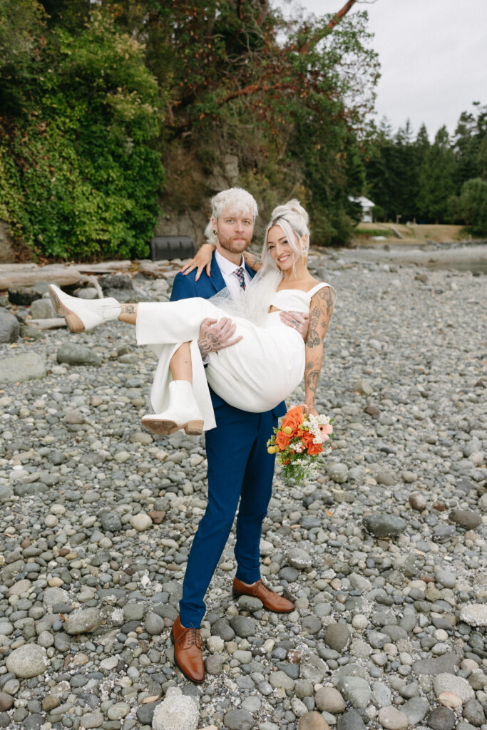 Seattle Elopement photographer Xo Golden | Jess Golden Photography | itsjessandtrish | xogoldenphoto