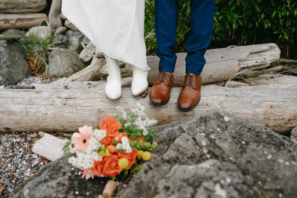 Seattle Elopement photographer Xo Golden | Jess Golden Photography | itsjessandtrish | xogoldenphoto