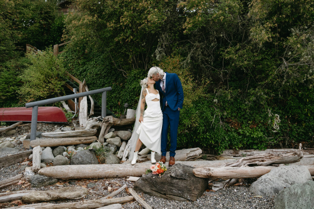 Seattle Elopement photographer Xo Golden | Jess Golden Photography | itsjessandtrish | xogoldenphoto