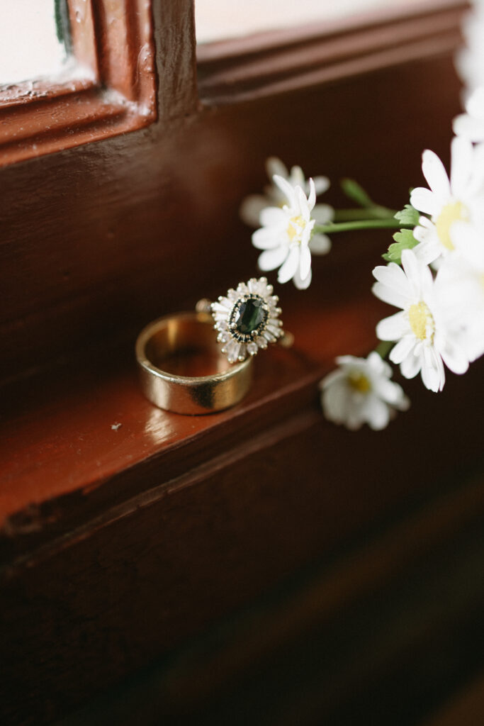 Seattle Elopement photographer Xo Golden | Jess Golden Photography | itsjessandtrish | xogoldenphoto